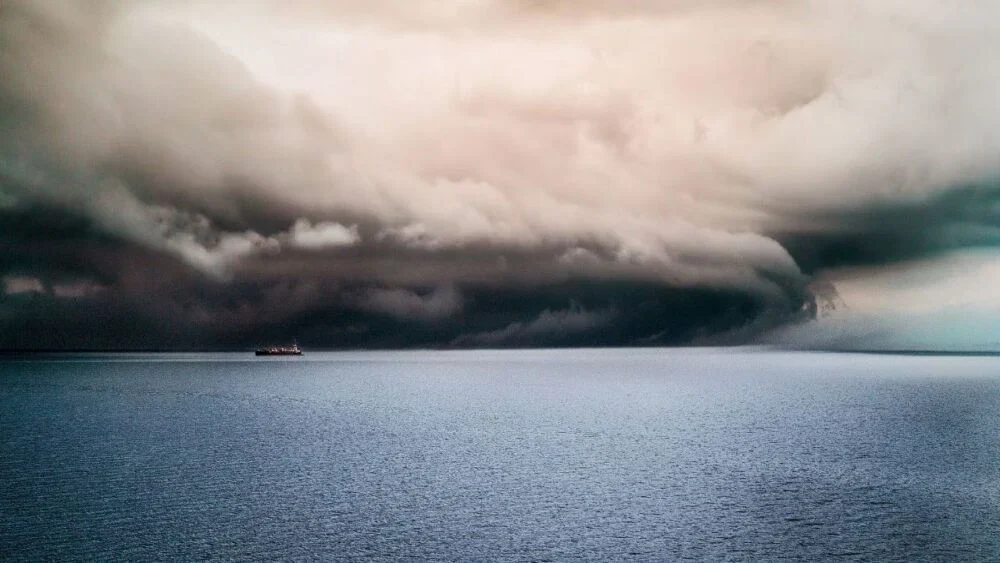 Ciclone avança pelo Brasil com ventos de até 100 km/h