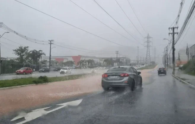 Alagamentos em São José: Impactos da Chuva na Manhã de Terça