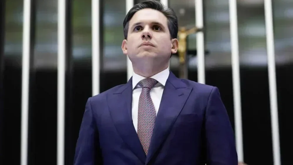 Hugo Motta defende a Câmara após ocupação de Glauber Braga