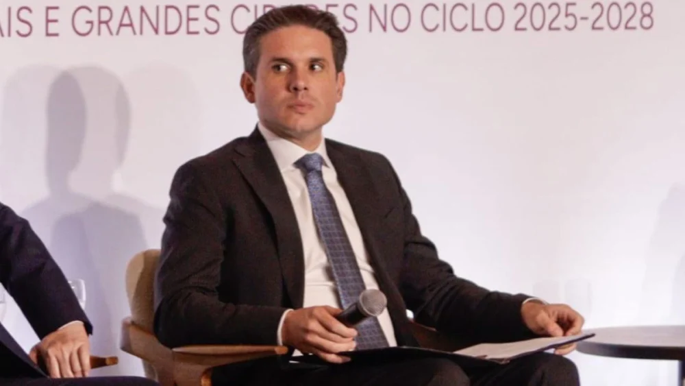 Hugo Motta e o silêncio diante da imprensa após incidentes