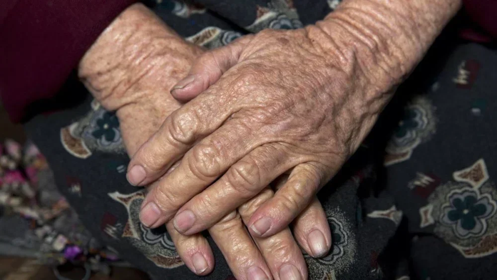 Idosa é resgatada após maus-tratos da filha em SC