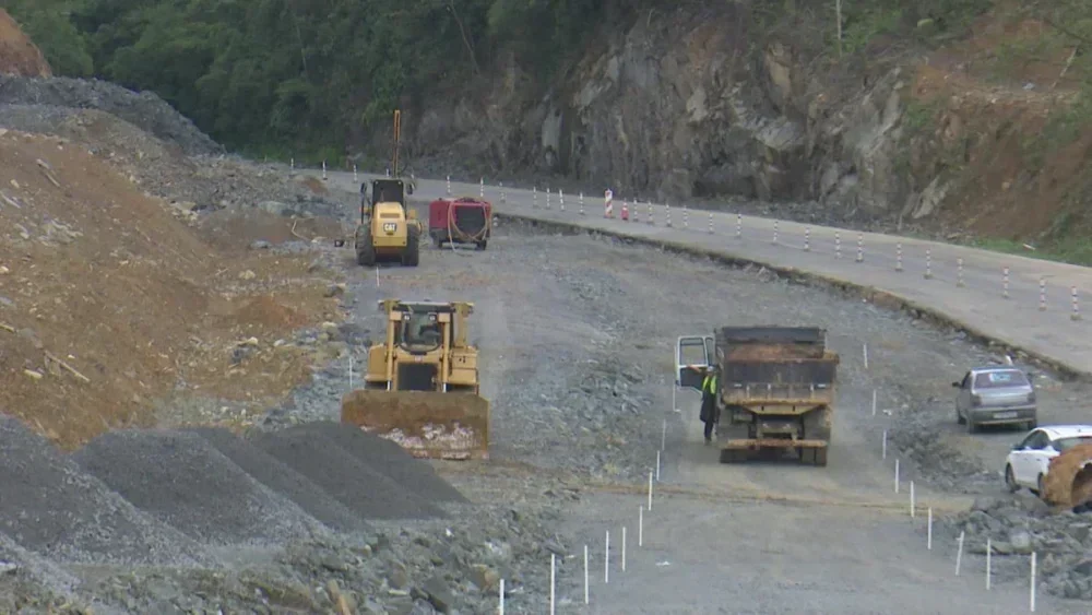 Interdição na SC-418: Detonação de rochas afeta trânsito