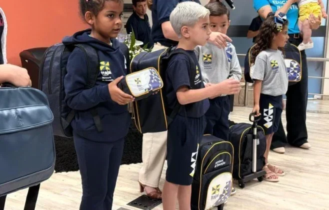 Itajaí oferece material escolar e uniformes para alunos