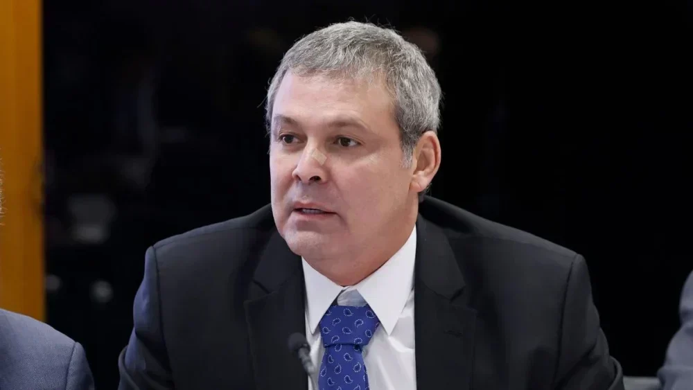 Líder do PT Critica Votação de Dosimetria Após Pressão Política