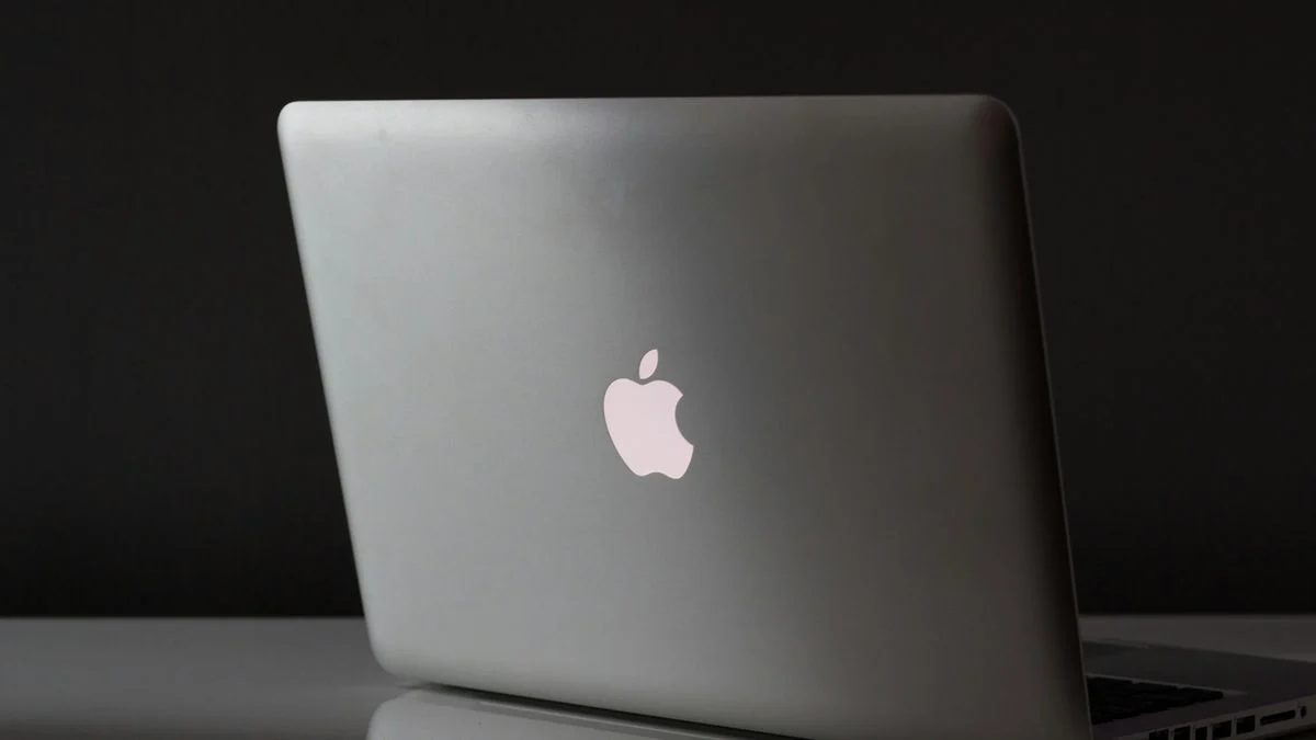 Apple anuncia lançamento de novos MacBooks Pro com chips M5 Pro e M5 Max em janeiro