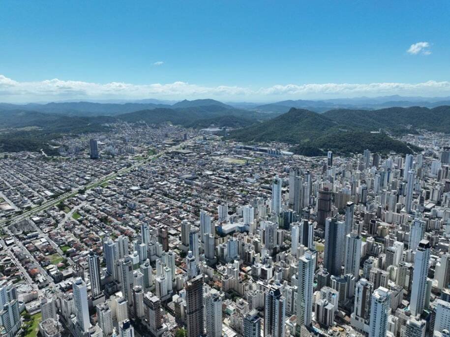 Balneário Camboriú oferece descontos e atendimento para emissão do IPTU 2026