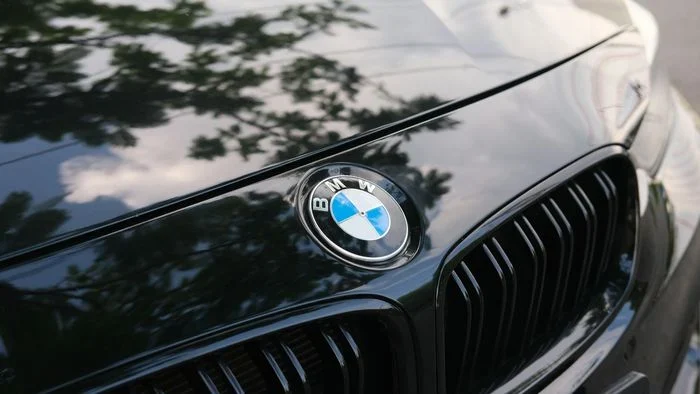 BMW celebra redução de emissões com 90 g/km de CO2 e planos ambiciosos