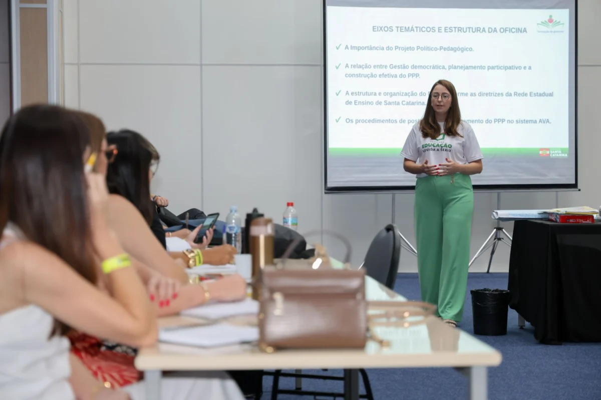 Educação de SC lança PLANCON EDU-MR/SC e reúne 1.218 gestores em Florianópolis