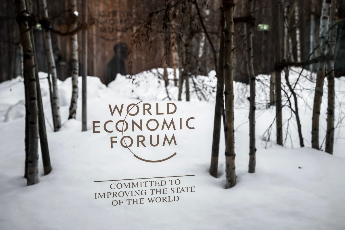 Fórum Econômico Mundial cancela participação de Abbas Araghchi após repressão no Irã