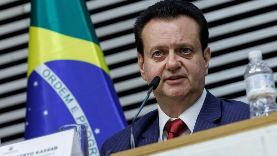 Gilberto Kassab descarta aliança com Flávio Bolsonaro e apoia Tarcísio para 2026