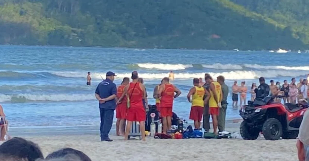 Grupamento de Busca e Salvamento resgata homem de 27 anos, mas ele morre em Balneário Camboriú