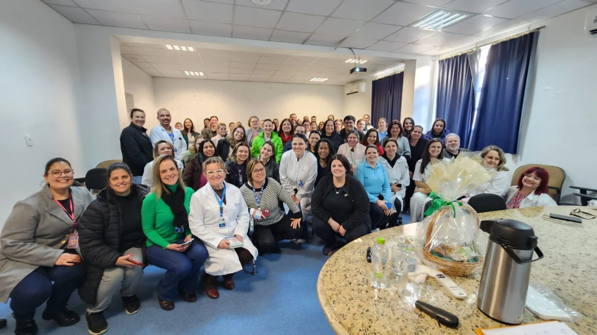 Hospital e Maternidade Tereza Ramos encerra 2025 com 242 horas de capacitação e 4.950 servidores