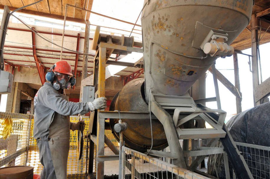 IBGE revela que Brasil atinge menor taxa de desemprego em 13 anos e gera tensão