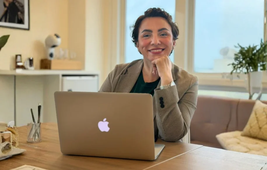 Jacqueline Brizida e Carolina Peggau revelam como benefícios e programas impactam retenção