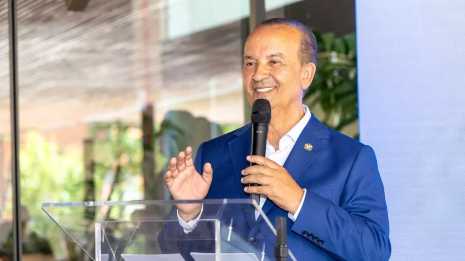 Jorginho Mello perde apoio do MDB e PSD e enfrenta Carlos Bolsonaro no Senado