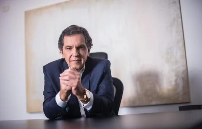 Justiça de São Paulo apreende passaporte de João Appolinário por dívida milionária