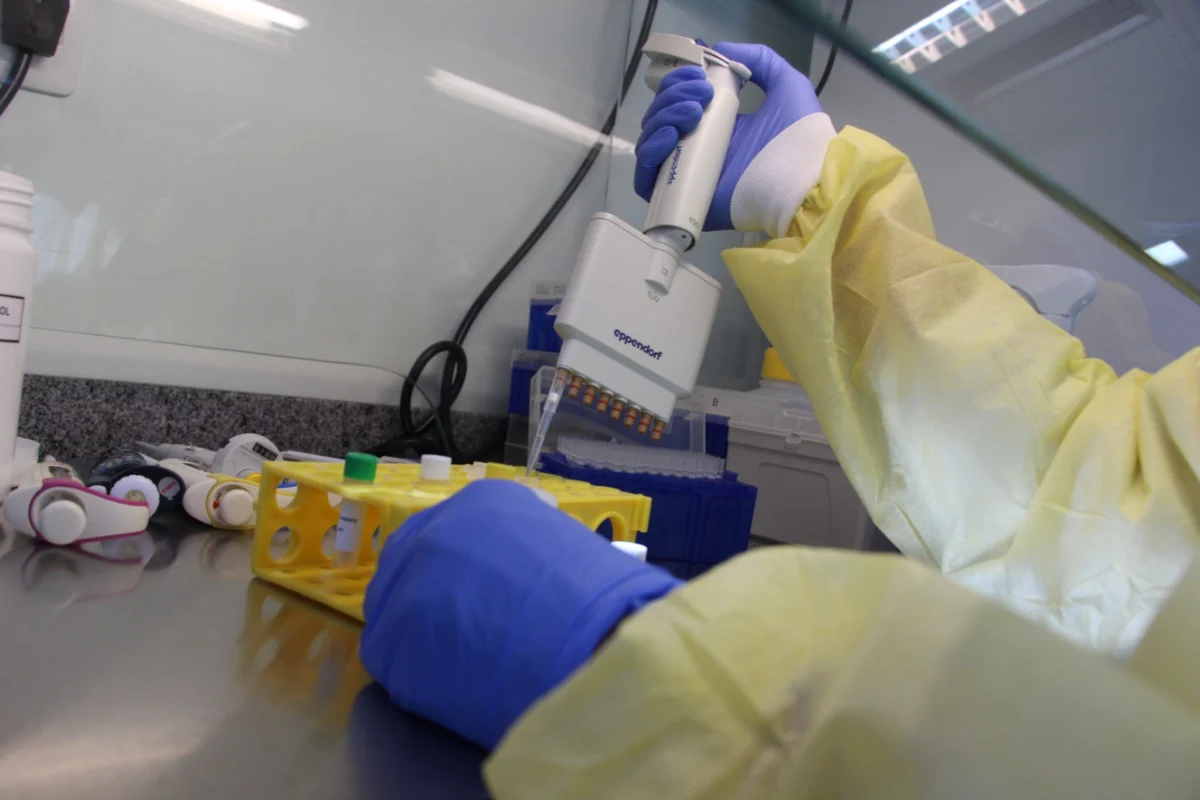 Lacen/SC reduz tempo de entrega de laudos e realiza 1,1 milhão de análises em 2025