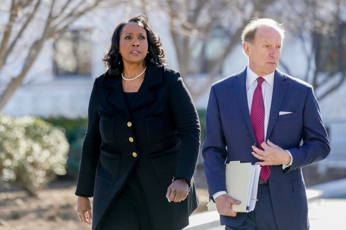 Lisa Cook defende independência do Federal Reserve em audiência tensa na Suprema Corte