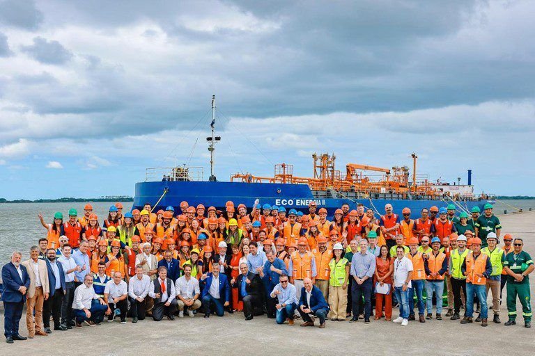 Lula assina contratos da Petrobras e garante R$ 2,8 bilhões em investimentos