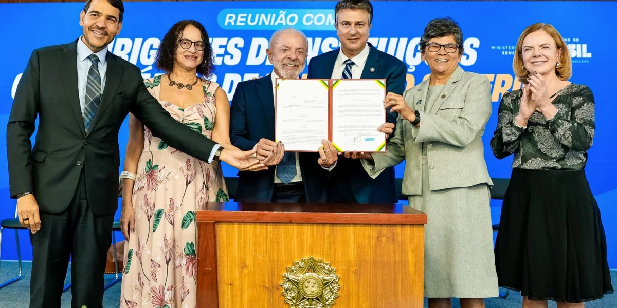 Lula regulamenta acesso de faculdades comunitárias a recursos públicos e gera expectativa