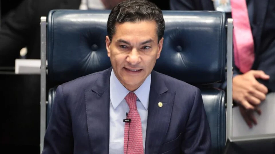 Marcos Pereira afirma que direita está dividida sobre candidatura de Flávio Bolsonaro