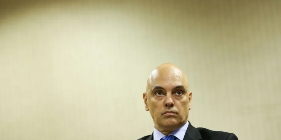 Ministro Alexandre de Moraes nega encontro com Paulo Henrique Costa em meio a investigação