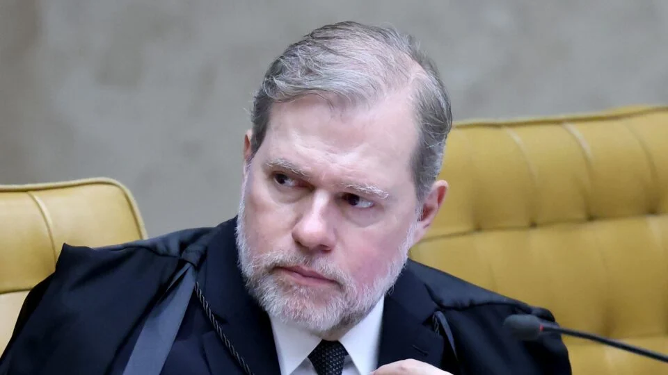 Ministro Dias Toffoli é investigado por uso de avião em viagem ao resort no PR