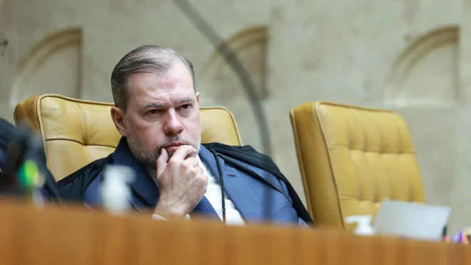 Ministro Dias Toffoli reduz prazo de depoimentos da PF no caso Master e gera tensão