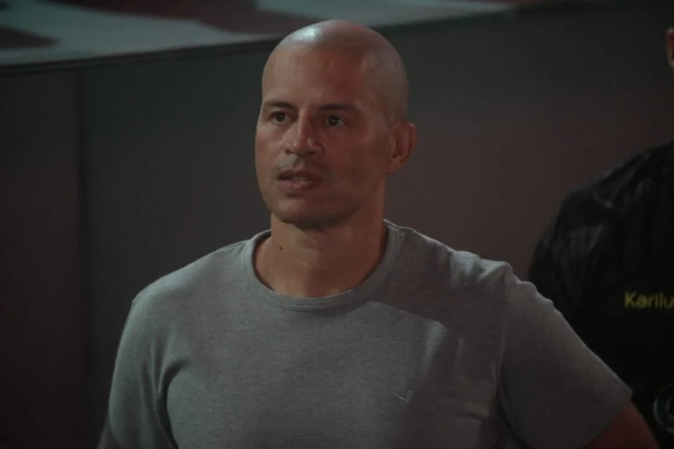 Operário demite Alex de Souza após derrota e lanterna no Paranaense