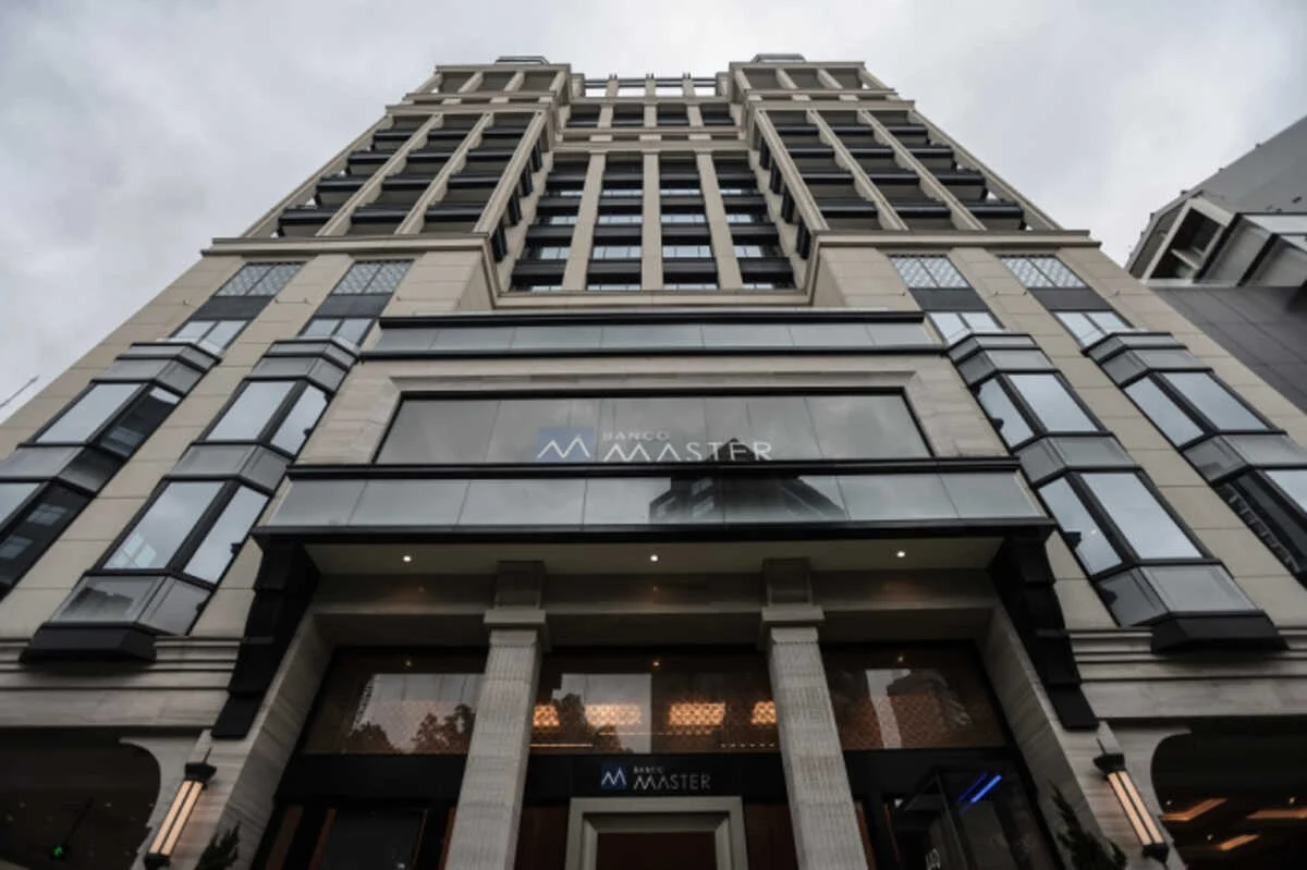 Polícia Federal ouve diretores do Banco Master e BRB em operação Compliance Zero