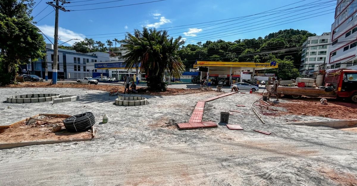 Prefeitura de Balneário Camboriú inicia construção de nova praça e gera expectativa