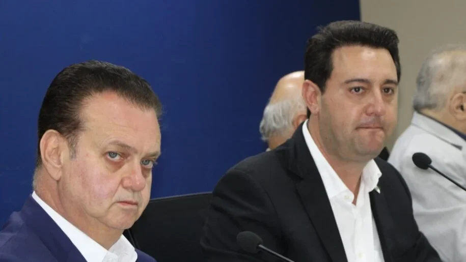 Ratinho Jr. defende perdão de penas de Bolsonaro e gera polêmica sobre 8 de janeiro