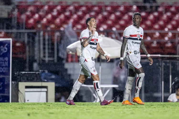 São Paulo vence São Bernardo com gol de Luciano e respira no Paulistão
