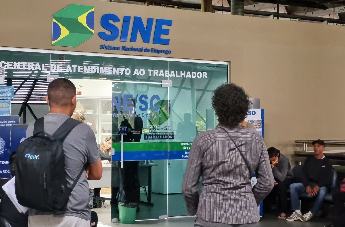 Sine SC registra 150 mil encaminhamentos e mantém menor desemprego do Brasil
