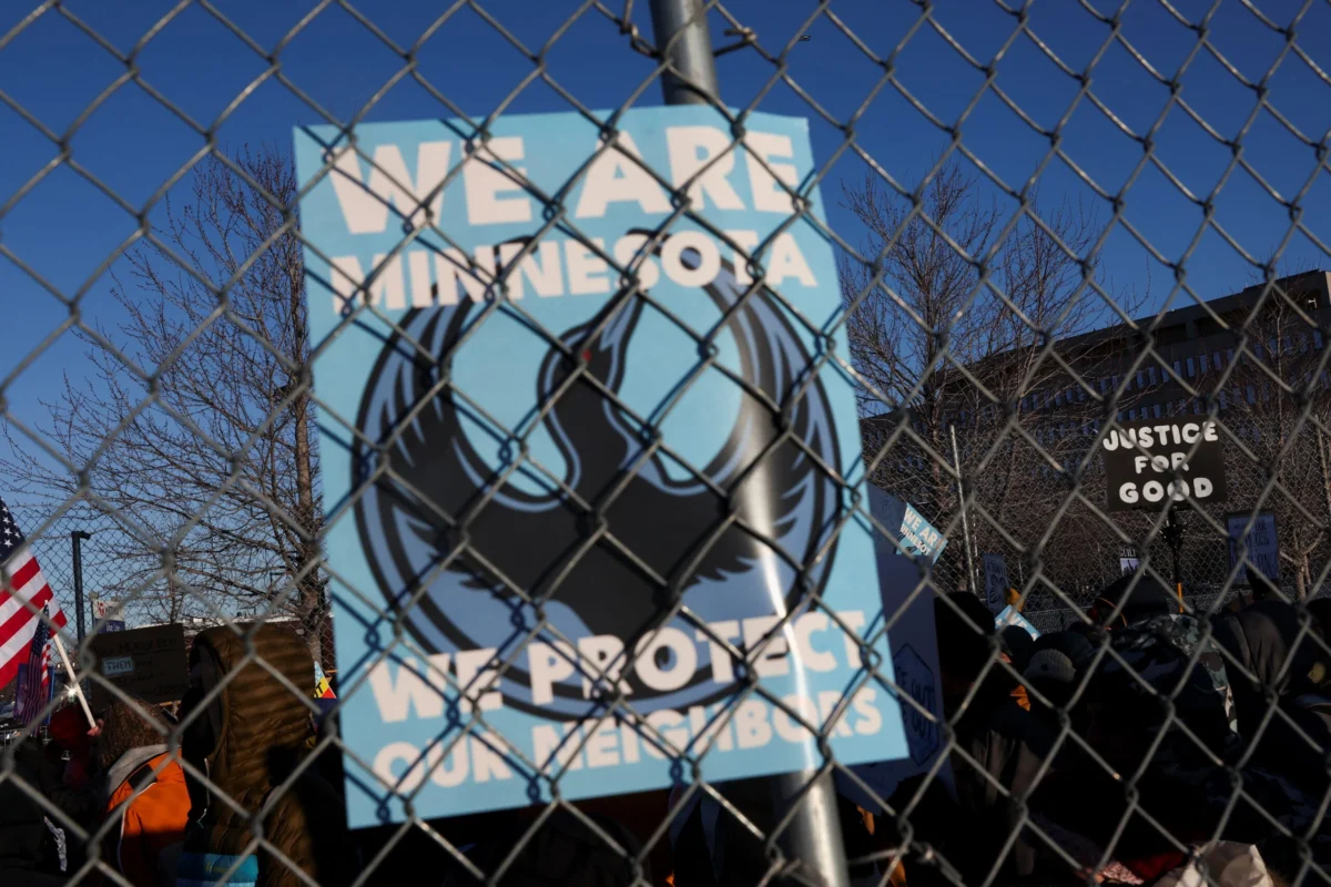 Trump enfrenta protestos massivos após assassinatos de cidadãos em Minneapolis