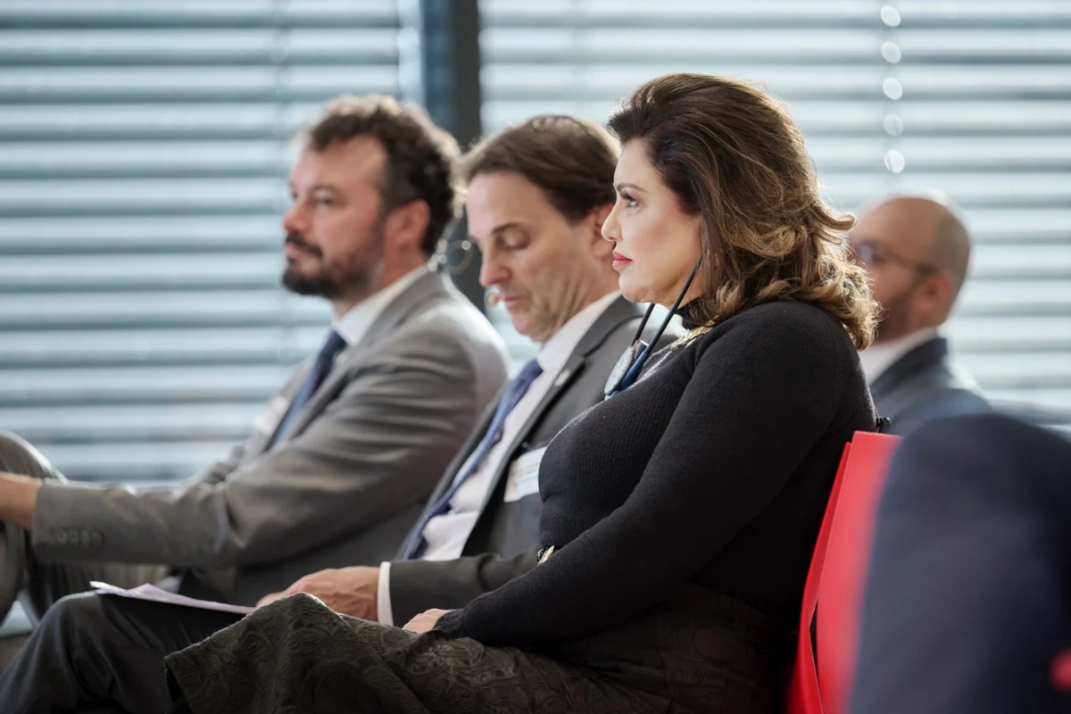 Vice-governadora Marilisa Boehm anuncia Centro de P&D da Nanovetores na Suíça