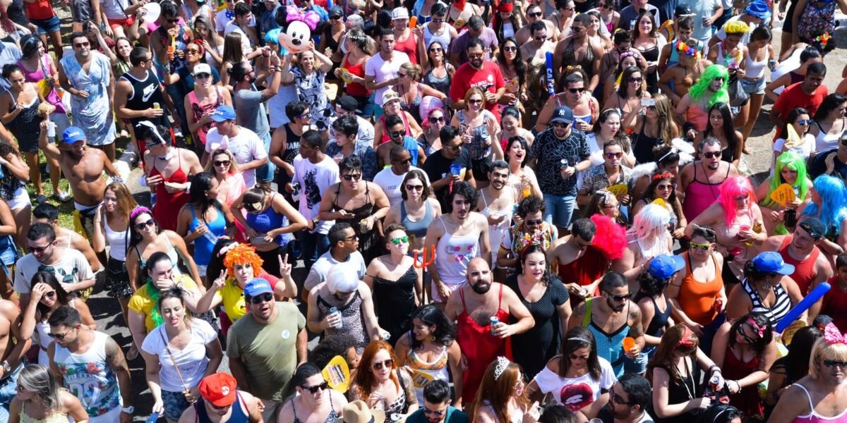 Agência Brasil alerta: Carnaval no Rio tem 8 milhões de foliões e riscos crescentes