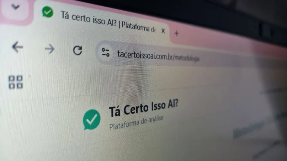 Alunos da USP desenvolvem chatbot que vence hackathon internacional de IA