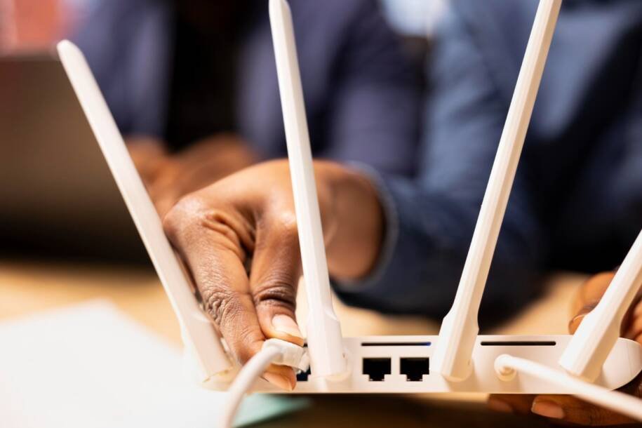 Anatel revela como chuvas afetam 53 milhões de conexões de Internet no Brasil