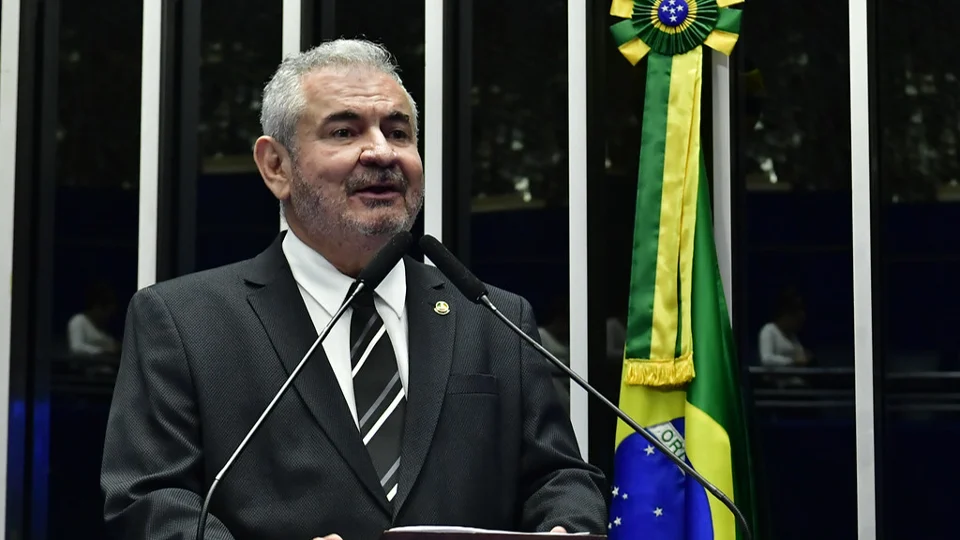 Angelo Coronel se desliga do PSD e deve se filiar ao União Brasil para 2026