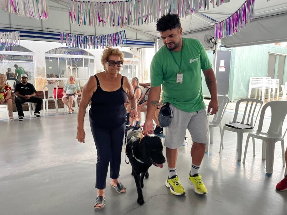 Balneário Camboriú inicia Oficina do Afeto com cães e gera expectativa entre idosos