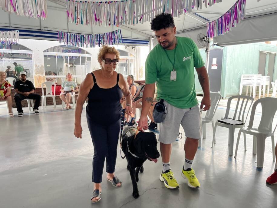 Balneário Camboriú inicia Oficina do Afeto com cães e gera expectativa entre idosos