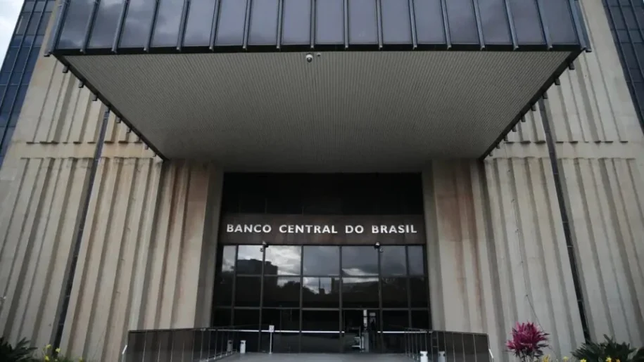 Banco Central confirma que Selic pode cair, mas com cautela em 2026