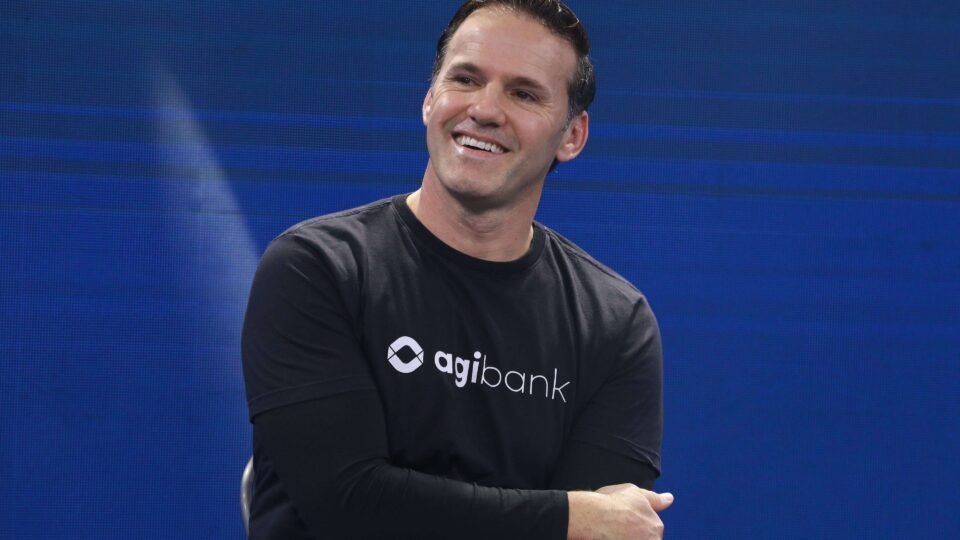 Banco Central notifica Agibank de vazamento de 5.290 chaves Pix enquanto Testa se torna bilionário