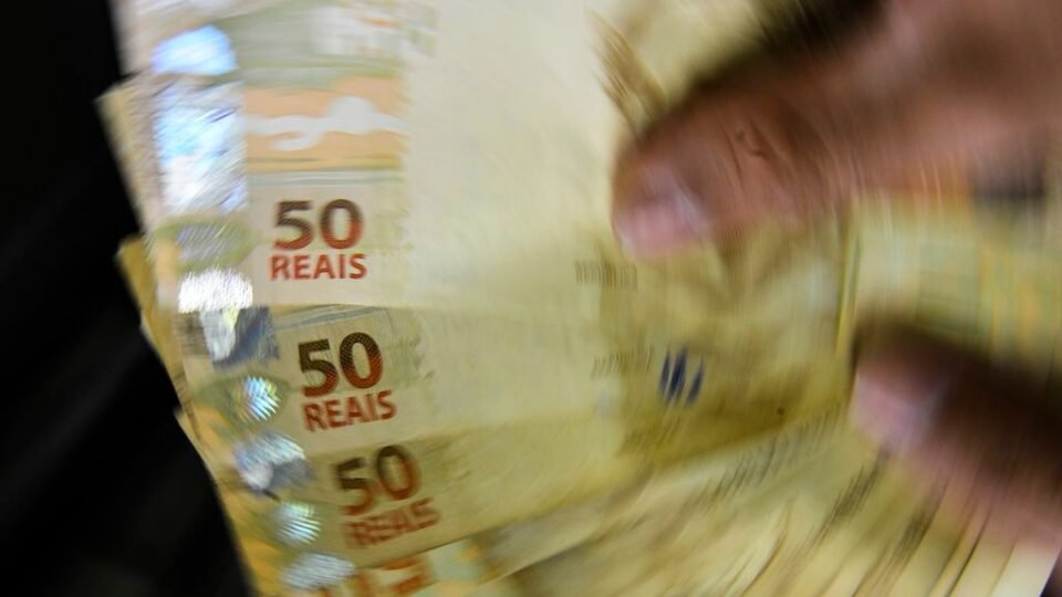 Banco Central revela crescimento econômico de 2,5% em 2025 e indica crise