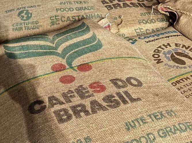 Bangladesh recebe primeiro embarque de café verde do Brasil e gera expectativa