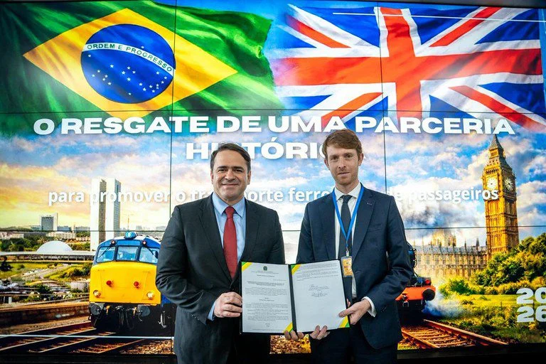 Brasil e Reino Unido assinam memorando e prometem R$ 140 bilhões em ferrovias