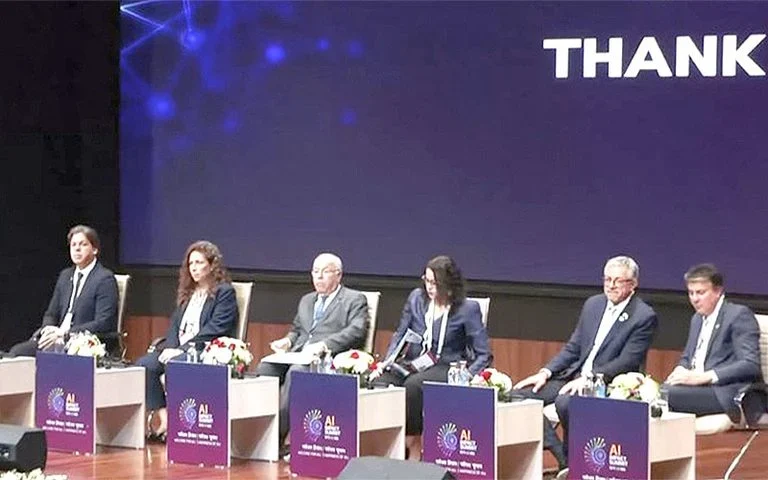 Brasil revela estratégia de IA em Nova Délhi com R$ 23 bilhões e foco em inclusão