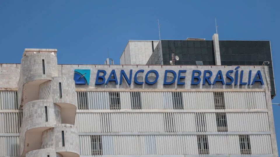 BRB entrega plano de recuperação ao Banco Central e pode precisar de aporte do DF