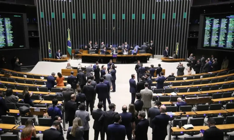 Câmara dos Deputados aprova criação da UFEsporte em Brasília e gera polêmica